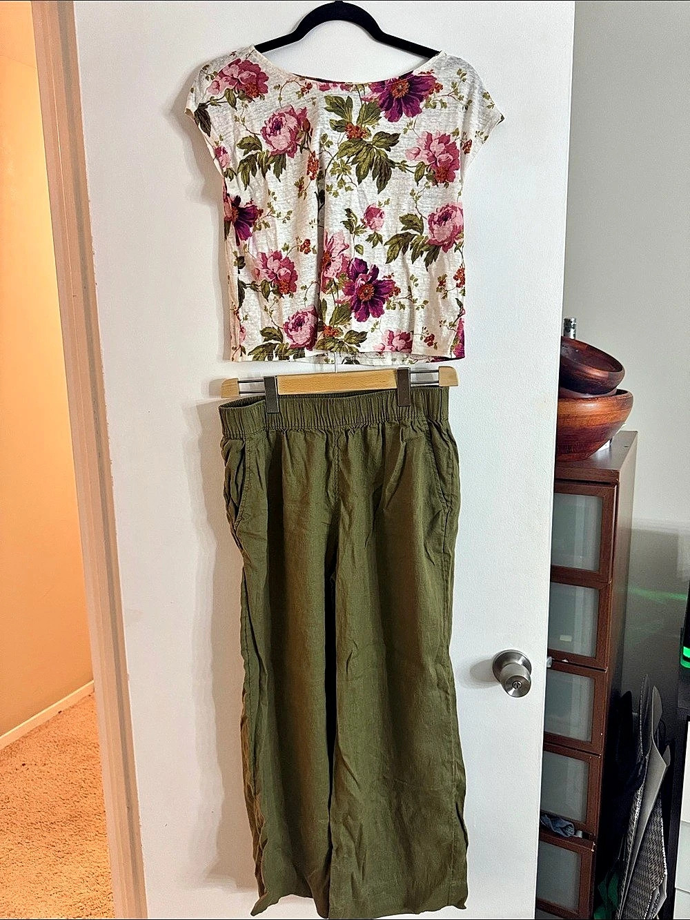 Tahari Linen Floral Wide Leg Pants Size Medium and Tahari tshirt